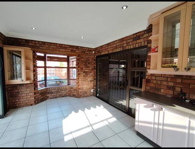 3 BEDROOM CLUSTER FOR SALE IN BARDENE